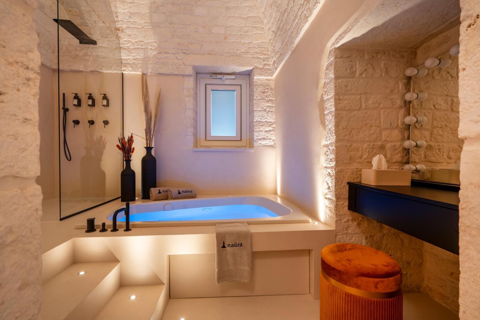 Naiira Luxury Trullo - Jacuzzi And Patio Apartment Alberobello Ngoại thất bức ảnh